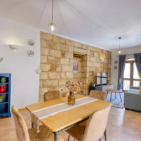 Sun-drenched St Julians With Private Balcony And Ultra Fast Wifi *