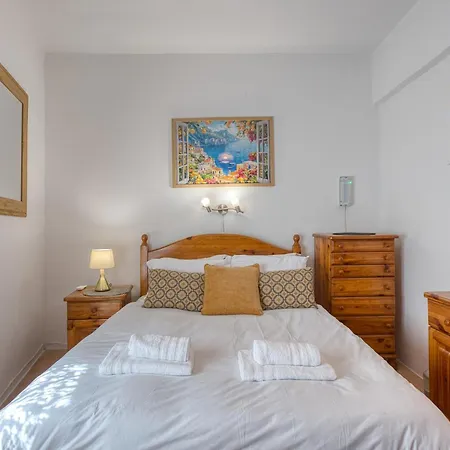 Sun-drenched St Julians With Private Balcony And Ultra Fast Wifi Apartment Gzira