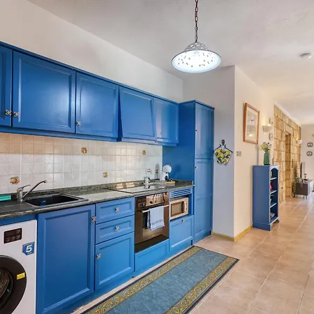 Sun-drenched St Julians With Private Balcony And Ultra Fast Wifi Apartment Gzira