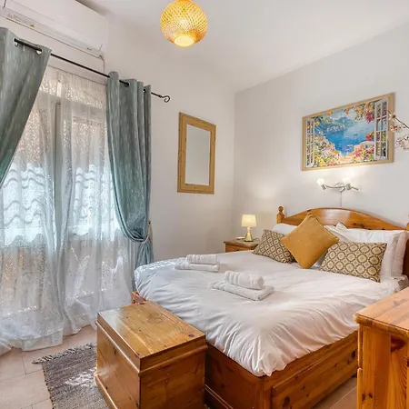 Sun-drenched St Julians With Private Balcony And Ultra Fast Wifi Gzira