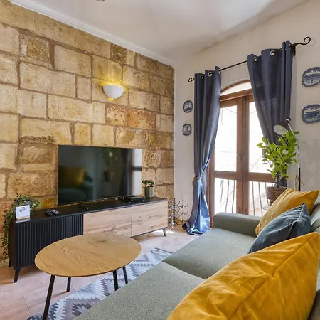 Apartment Sun-drenched St Julians With Private Balcony And Ultra Fast Wifi *