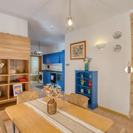 Sun-drenched St Julians With Private Balcony And Ultra Fast Wifi Apartment *