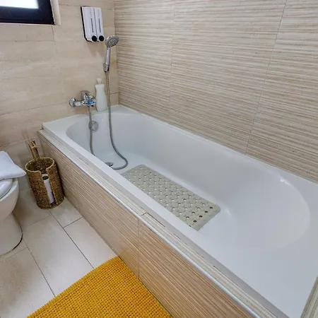 Sun-drenched St Julians With Private Balcony And Ultra Fast Wifi Apartment *