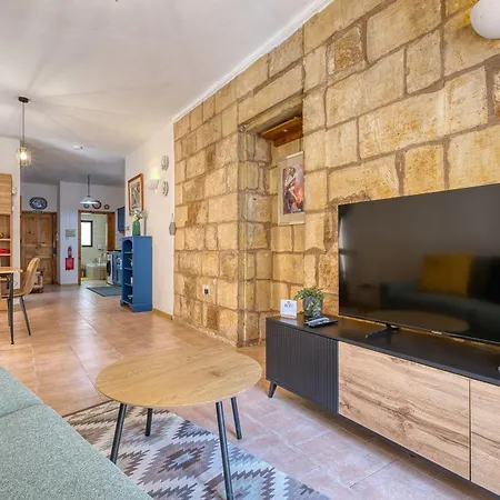 Sun-drenched St Julians With Private Balcony And Ultra Fast Wifi Apartment *