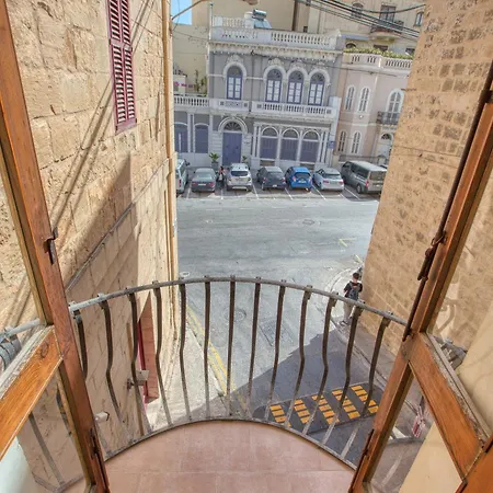 Sun-drenched St Julians With Private Balcony And Ultra Fast Wifi * Gzira